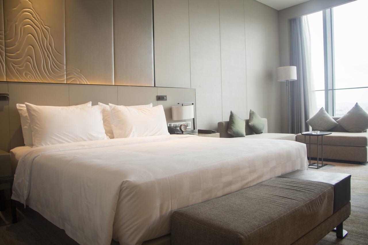 Nanjing Golden Eagle Summit Hotel Bagian luar foto