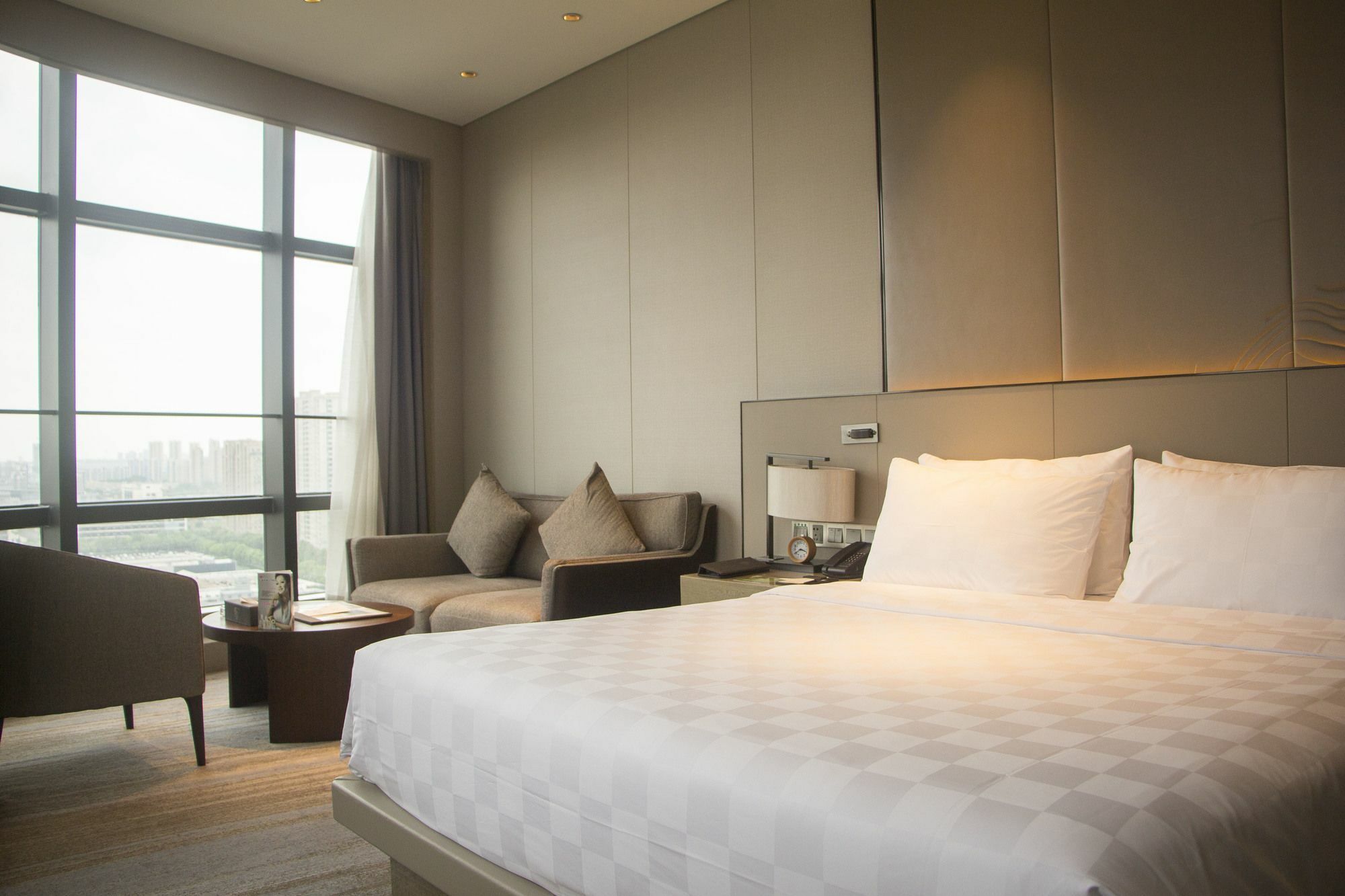 Nanjing Golden Eagle Summit Hotel Bagian luar foto